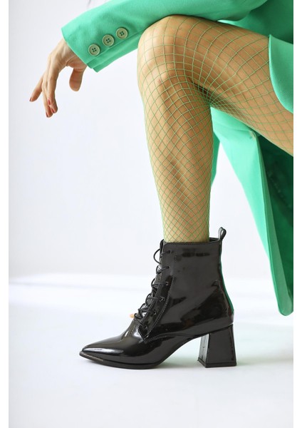 Kalaya Siyah Rugan Sivri Burunlu Fermuarlı Topuklu Bot fiyatları