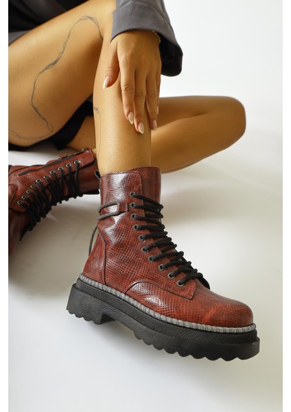 Dylan Bordo Parlak Biyeli Bilek Askesuarlı Postal