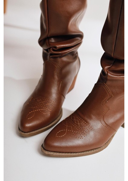 Lise-Britt Taba Körüklü Nakışlı Western Bot fırsatları