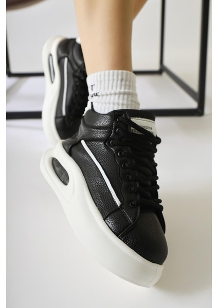 Lourin Siyah Deri Desenli Havalı Taban Bağcıklı Spor Bot fiyatları