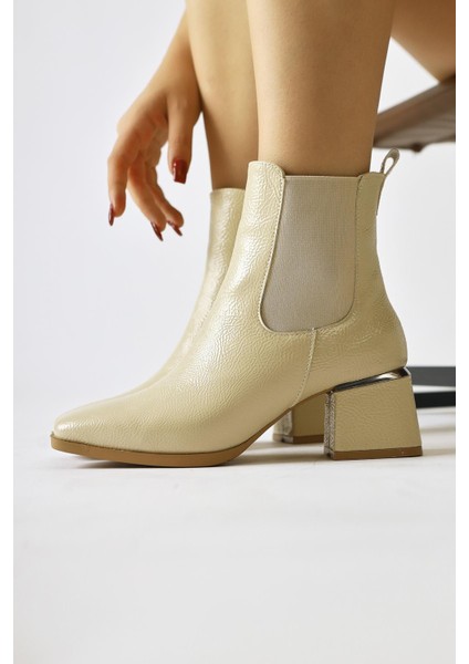Galya Bej Kırışık Rugan Kısa Topuklu Çekme Bot