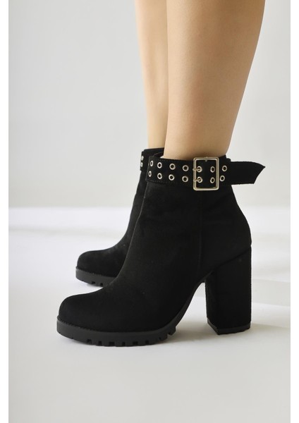 Jonny Siyah Süet Kemer Detaylı Oval Burunlu Fermuarlı Bot