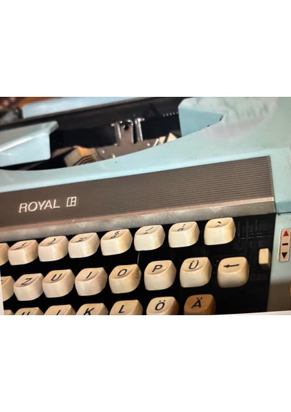 Royal 200 Çantalı Daktilo Made In Japan -Sorunsuz Çalışır Durumda fırsatları