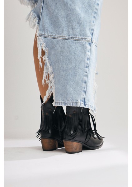 Lillebeth Siyah Püsküllü Zımba Detaylı Western Bot fiyatları