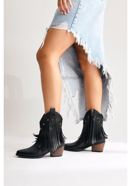 Lillebeth Siyah Püsküllü Zımba Detaylı Western Bot fırsatları