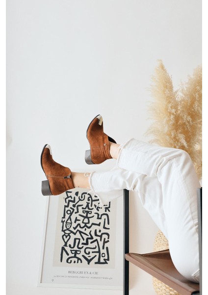 Jay Taba Süet Sivri Burunlu Metal Detaylı Bot indirimleri