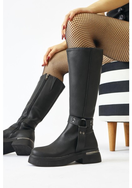 Lani Siyah Toka ve Zımba Detaylı Kalın Tabanlı Çizme fiyatları