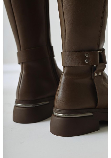 Lani Taba Toka ve Zımba Detaylı Kalın Tabanlı Çizme indirimleri