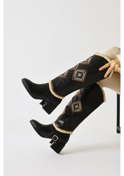 Hilka Siyah Çıkarılabilir Konçlu Etnik Desenli Bot-Çizme fiyatları