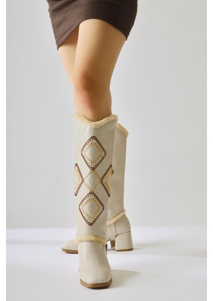 Hilka Ten Çıkarılabilir Konçlu Etnik Desenli Bot-Çizme fiyatları