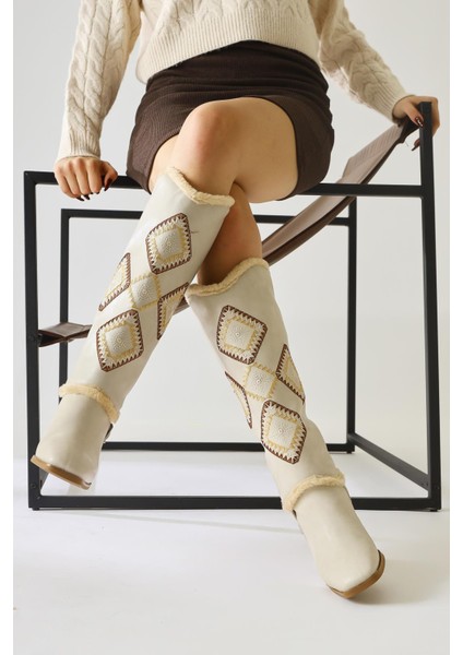 Hilka Ten Çıkarılabilir Konçlu Etnik Desenli Bot-Çizme fırsatları