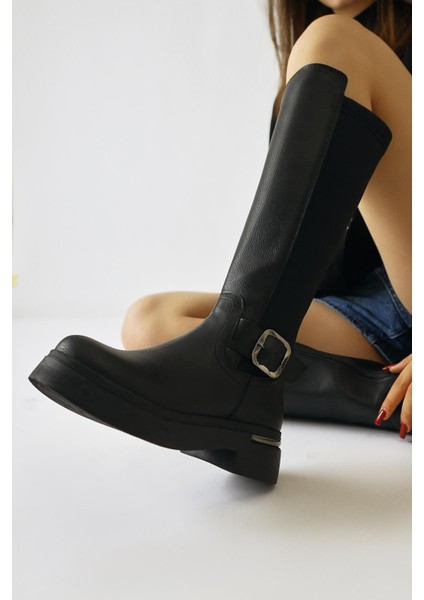 Faria Siyah Dalgıç Kumaş Detaylı Tokalı Kalın Tabanlı Çizme