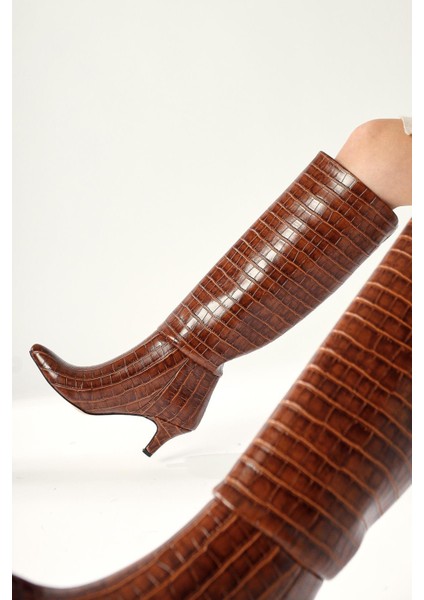 Milika Taba Sivri Burunlu Kısa Topuklu Çekme Çizme fiyatları