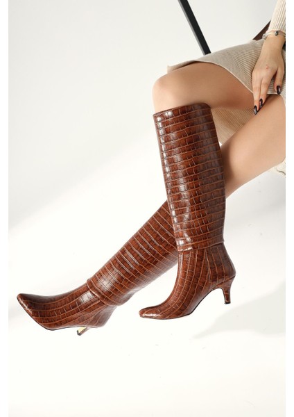Milika Taba Sivri Burunlu Kısa Topuklu Çekme Çizme fırsatları
