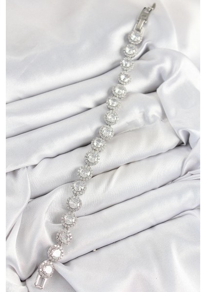 Pirinç Zirkon Taşlı Daire Baget Model Gümüş Renk Vıp Seri Kadın Bileklik - TJ-BB7513 fiyatları