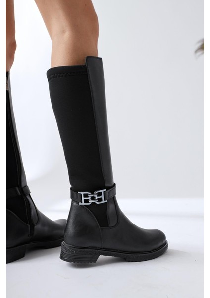 Mountaha Siyah Dalgıç Kumaş Konçlu Aksesuar Detaylı Kısa Topuklu Çizme