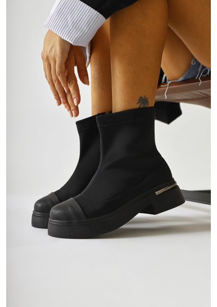 Kaiza Siyah Deri Detaylı Dalgıç Kumaş Bot