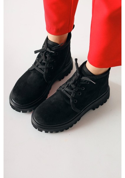 Venetia Siyah Süet Oval Burunlu Bağcıklı Bot fırsatları