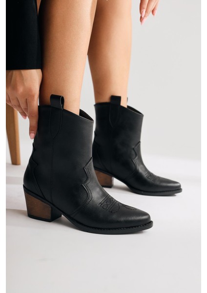 Joo Siyah Sivri Burunlu Nakışlı Western Bot