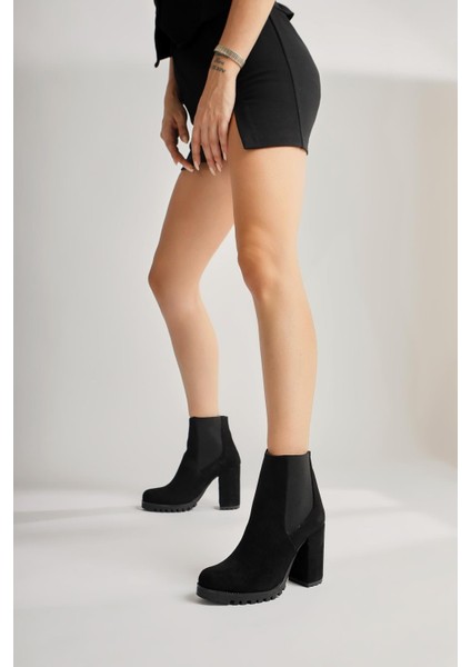 Dorsaf Siyah Süet Oval Burunlu Lastikli Topuklu Bot