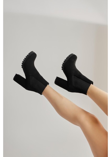 Dorsaf Siyah Süet Oval Burunlu Lastikli Topuklu Bot fiyatları