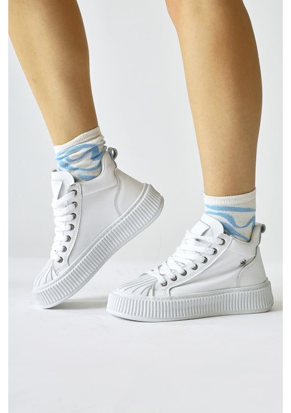 Daniele Beyaz Bağcıklı Spor Bot modelleri