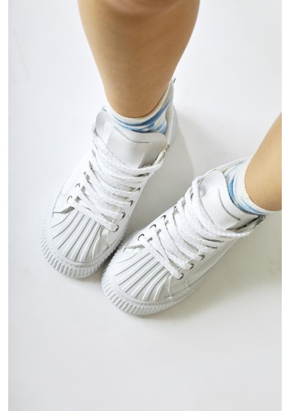 Daniele Beyaz Bağcıklı Spor Bot fırsatları