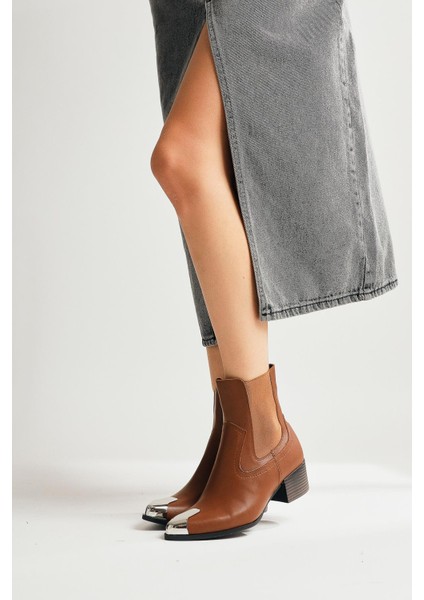 Micki Taba Sivri Burunlu Metal Detaylı Bot