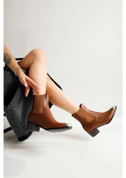 Micki Taba Sivri Burunlu Metal Detaylı Bot modelleri