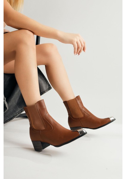 Micki Taba Sivri Burunlu Metal Detaylı Bot fırsatları