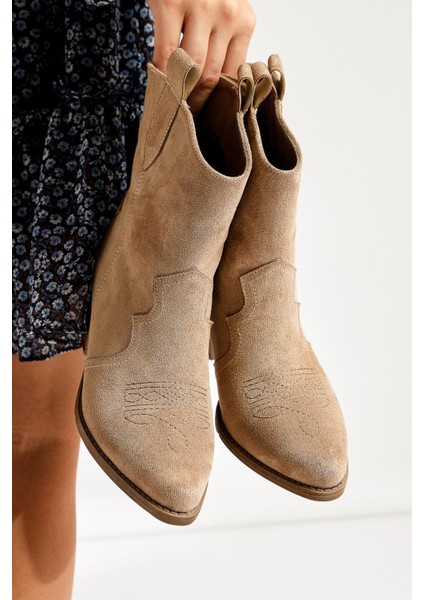 Joo Vizon Süet Sivri Burunlu Nakışlı Western Bot fiyatları