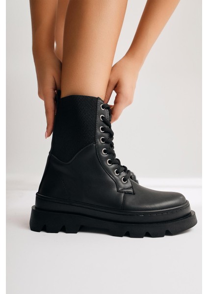 Merva Siyah Lastik Detaylı Bağcıklı Kalın Tabanlı Bot modelleri