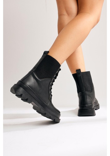 Merva Siyah Lastik Detaylı Bağcıklı Kalın Tabanlı Bot fırsatları