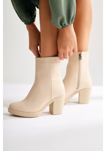 Elianne Bej Oval Burunlu Topuklu Bot