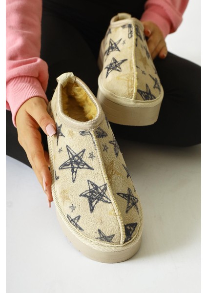 Gamila Bej Süet Yıldız Desenli Içi Kürklü Kısa Bot