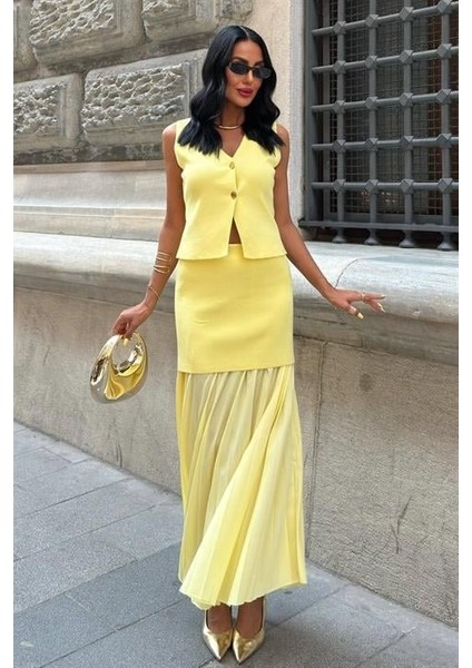 Yelekli ve Pilise Etekli Triko Takım 10001