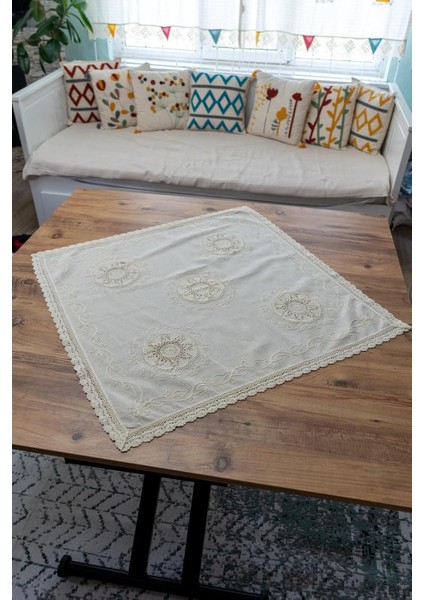 Kare Masa Örtüsü