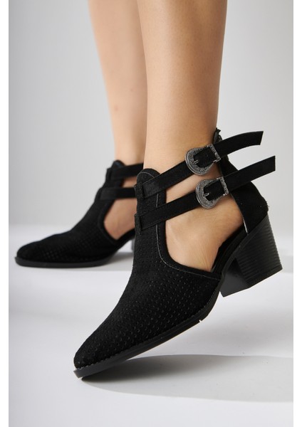 Carin Siyah Süet Toka Detaylı Arkadan Fermuarlı Kadın Yazlık Bot