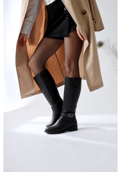 Momena Siyah Toka Detaylı Fermuarlı Kısa Topuklu Çizme modelleri