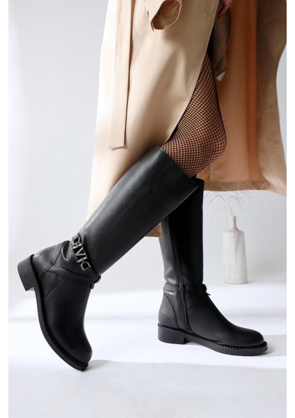 Momena Siyah Toka Detaylı Fermuarlı Kısa Topuklu Çizme fırsatları