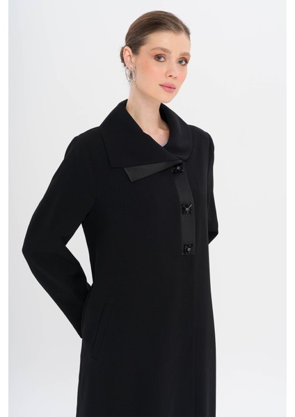 Saten Garnili Düğmeleri Taşlı Astarlı Büyük Beden Pardesü Siyah 6719 modelleri