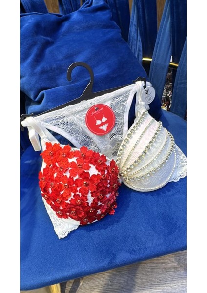 Çiçek ve Taş Detaylı Dolgulu Balenli Göz Alıcı Sütyen