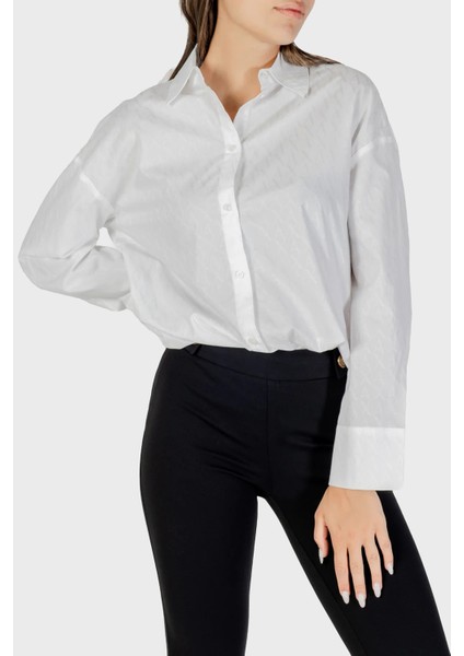 Jakarlı Logo Baskılı Pamuklu Regular Fit Kent Yaka Gömlek Bayan Gömlek XW001424 AF16631 U0002