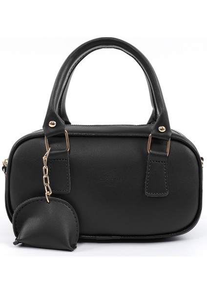 Siyah SHK207 Suni Deri Charm Detaylı Fermuarlı Ayarlanabilir Askılı El, Kol ve Omuz Çantası U:14 E:24 G:8 cm