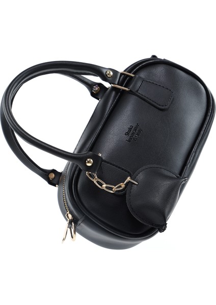 Siyah SHK207 Suni Deri Charm Detaylı Fermuarlı Ayarlanabilir Askılı El, Kol ve Omuz Çantası U:14 E:24 G:8 cm