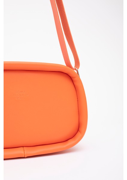 Turuncu Shk62 Tek Bölmeli Suni Deri Ayarlanabilir Askılı Fermuarlı Çapraz Omuz Çantası