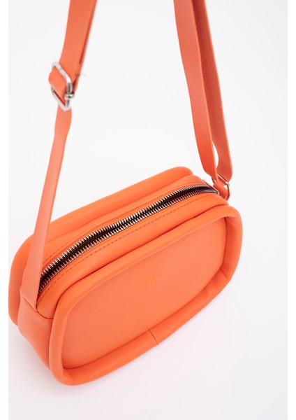 Turuncu Shk62 Tek Bölmeli Suni Deri Ayarlanabilir Askılı Fermuarlı Çapraz Omuz Çantası