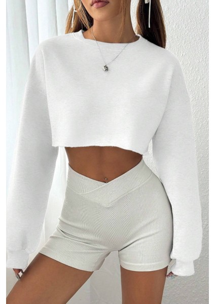 Kadın Beyaz Oversize Crop Bisiklet Yaka Şardonlu Sweatshirt modelleri
