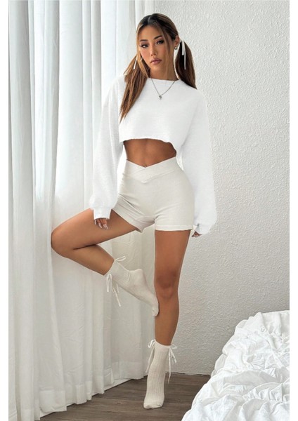 Kadın Beyaz Oversize Crop Bisiklet Yaka Şardonlu Sweatshirt fırsatları