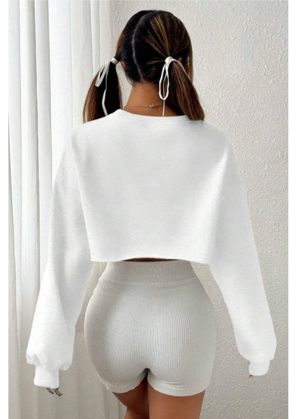 Kadın Beyaz Oversize Crop Bisiklet Yaka Şardonlu Sweatshirt